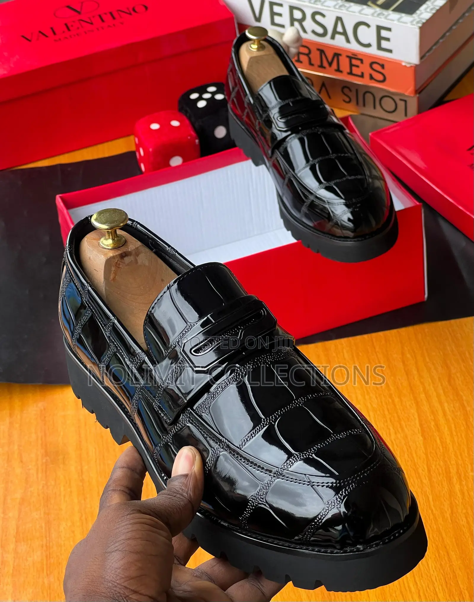 Crocodile Patterned Glossy Leather Loafers With Black Sole