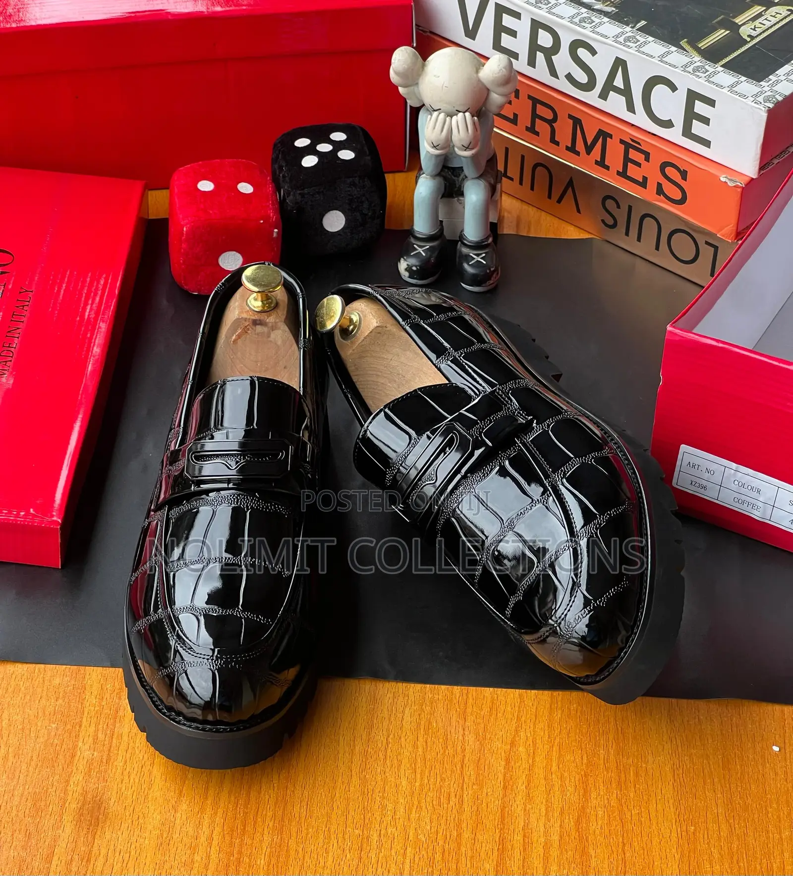 Crocodile Patterned Glossy Leather Loafers With Black Sole