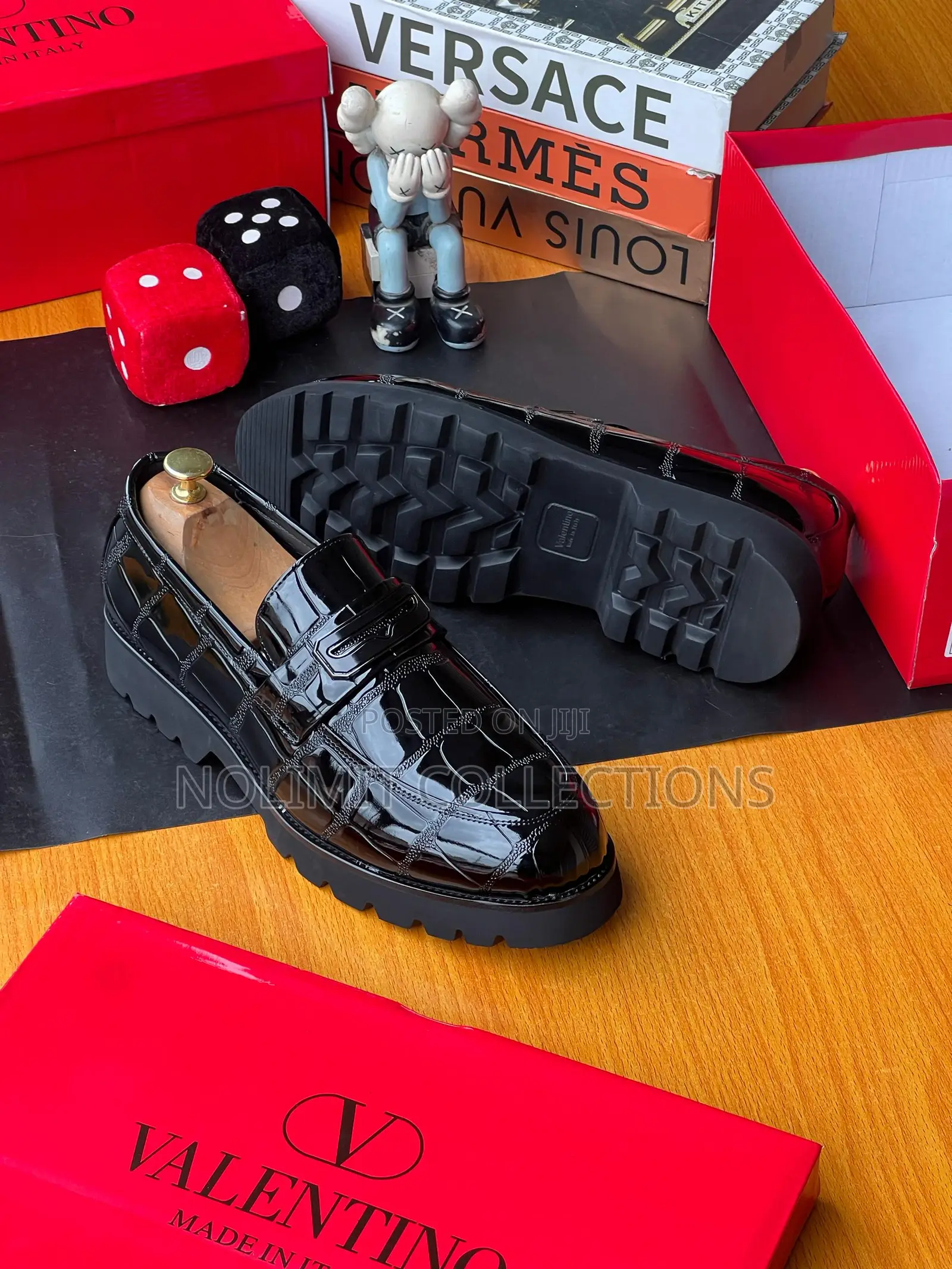 Crocodile Patterned Glossy Leather Loafers With Black Sole