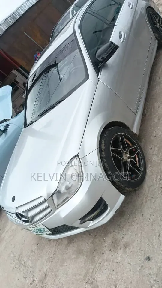Mercedes-Benz C300 2010 Silver