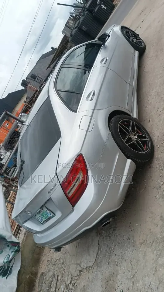 Mercedes-Benz C300 2010 Silver