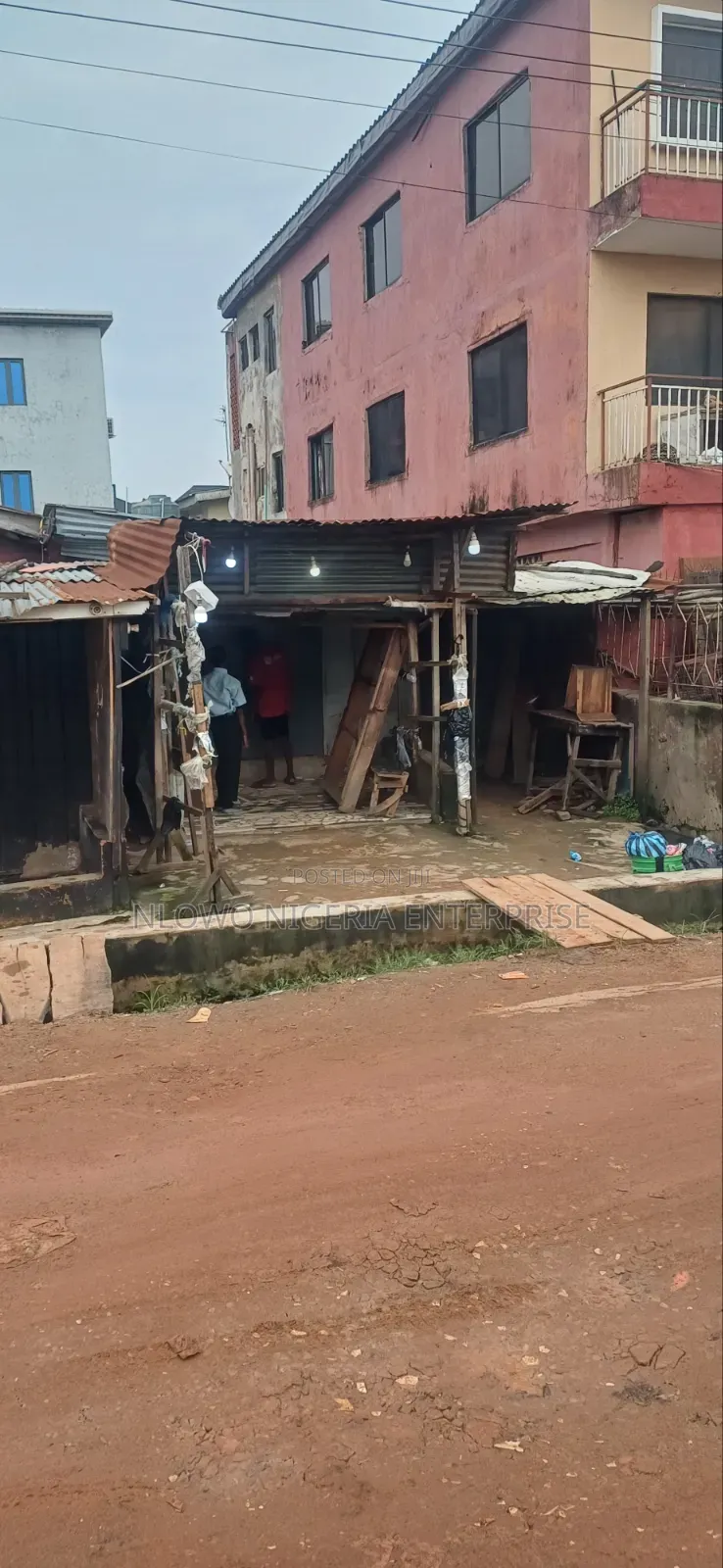 6bdrm Bungalow in Kiniun-Ifa Estate, Ifako-Gbagada for sale
