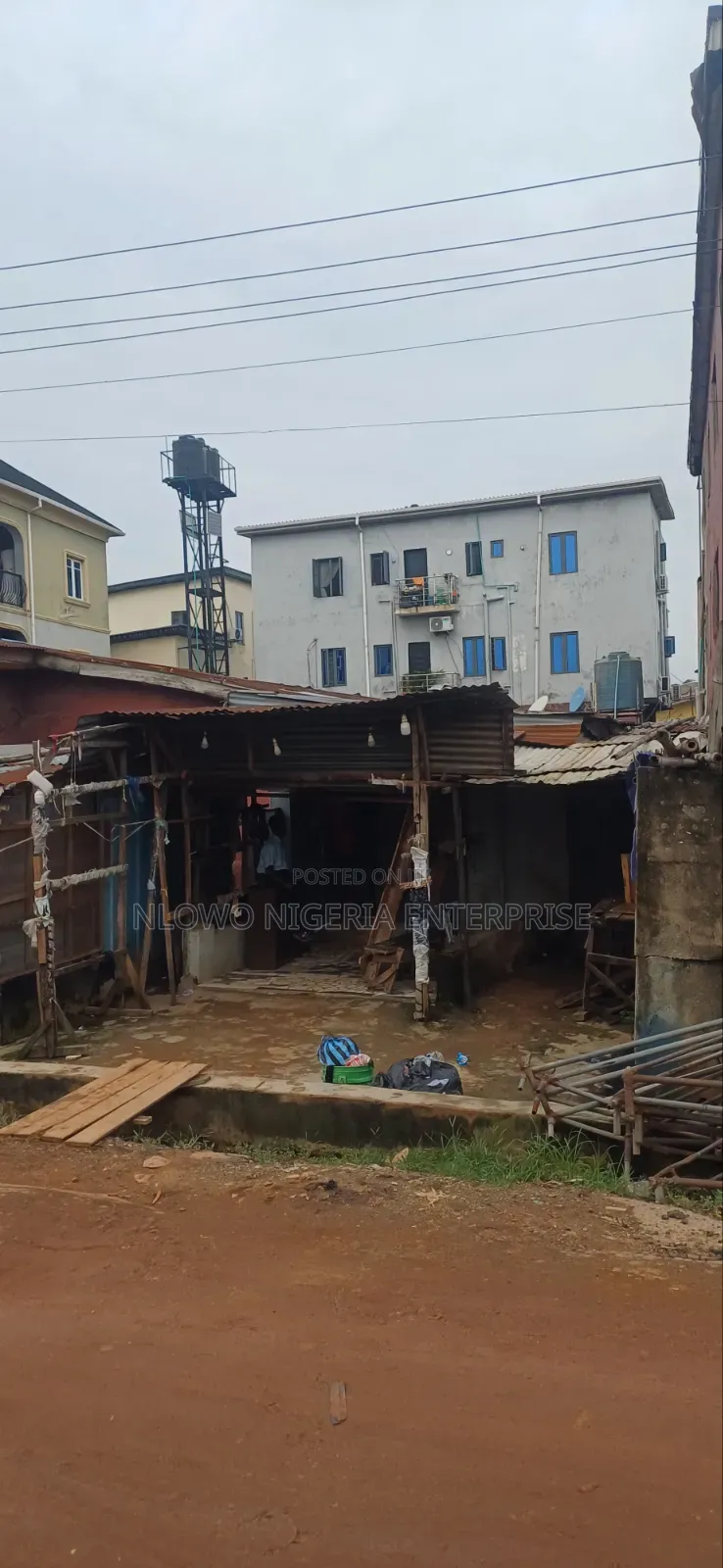 6bdrm Bungalow in Kiniun-Ifa Estate, Ifako-Gbagada for sale