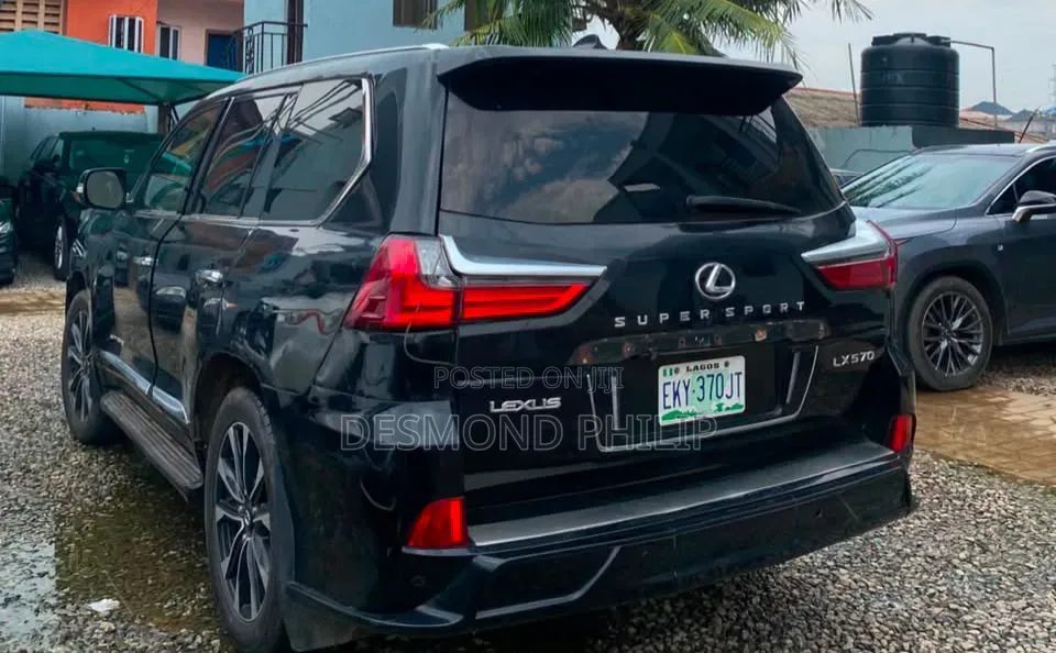 Lexus LX 570 2010 Black