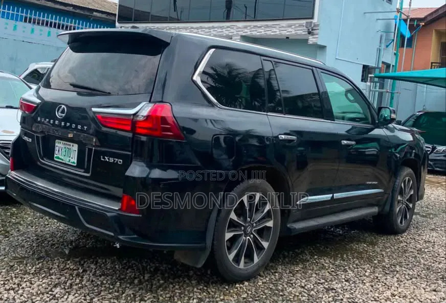 Lexus LX 570 2010 Black