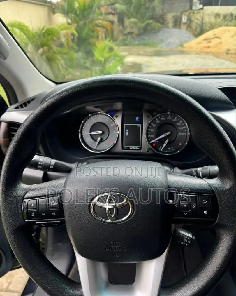 Toyota Hilux 2023 Black