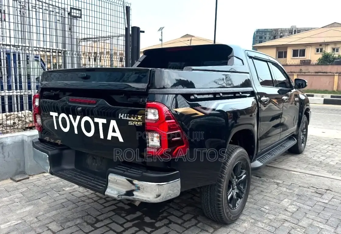Toyota Hilux 2023 Black