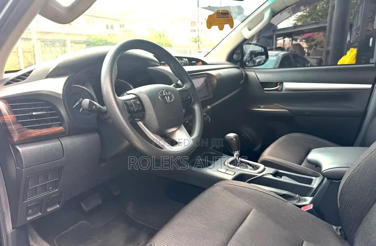 Toyota Hilux 2023 Black