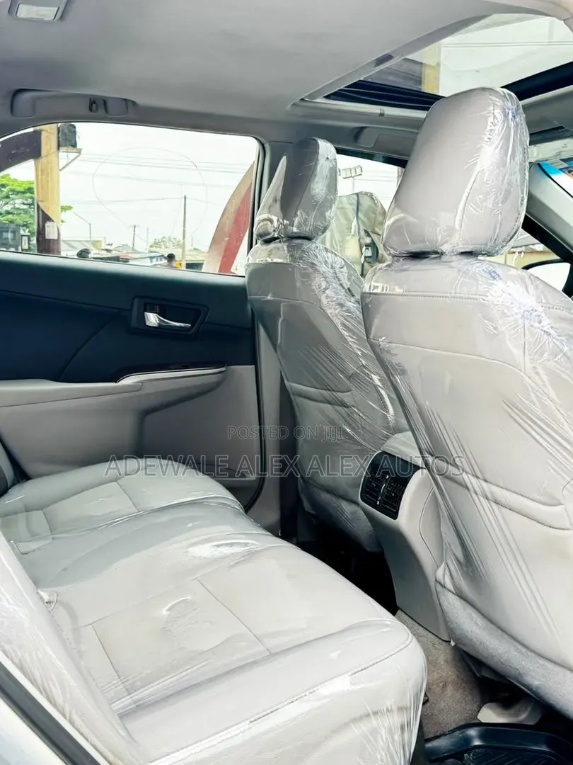 Toyota Camry XLE 4dr Sedan (2.5L 4cyl 6A) 2013 Silver