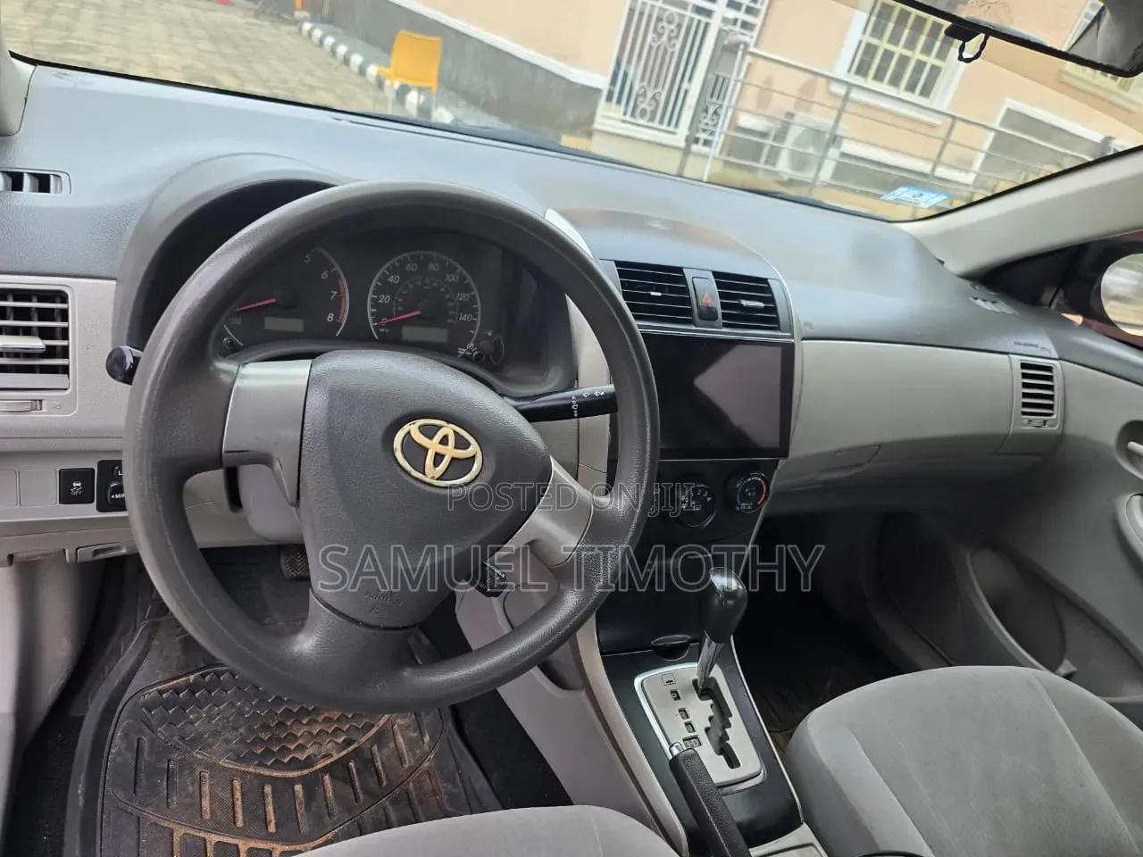 Toyota Corolla 2010 Gray