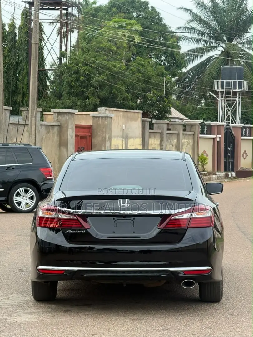 Honda Accord LX 4dr Sedan FWD (2.4L 4cyl 2A) 2017 Black