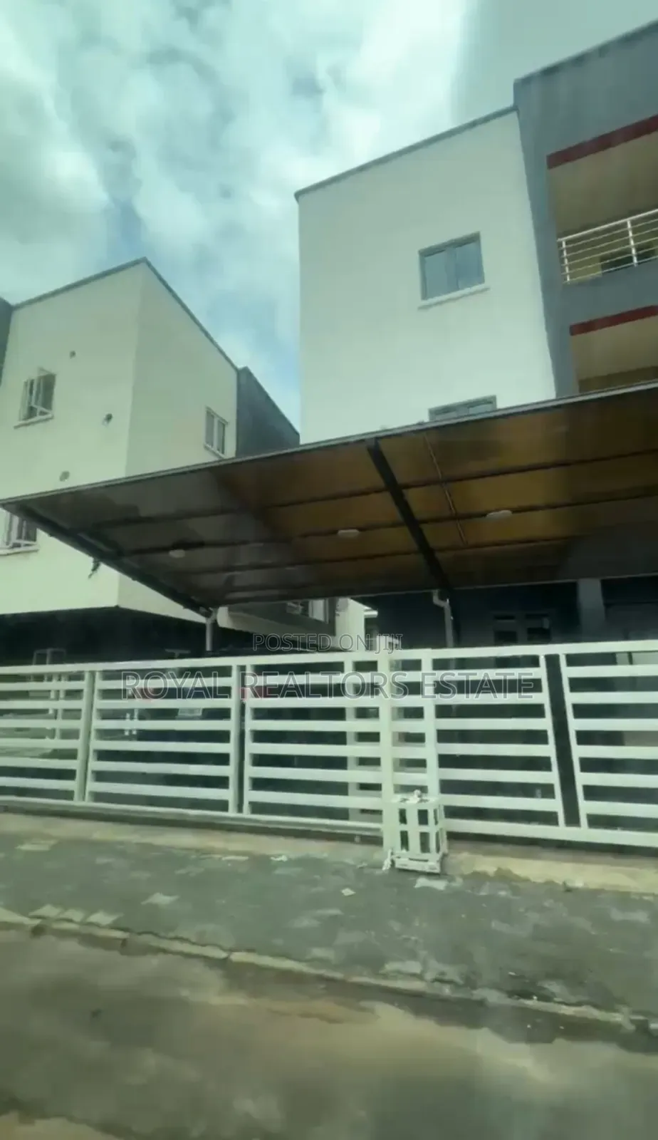 5bdrm Townhouse/Terrace in Katampe Extension for sale