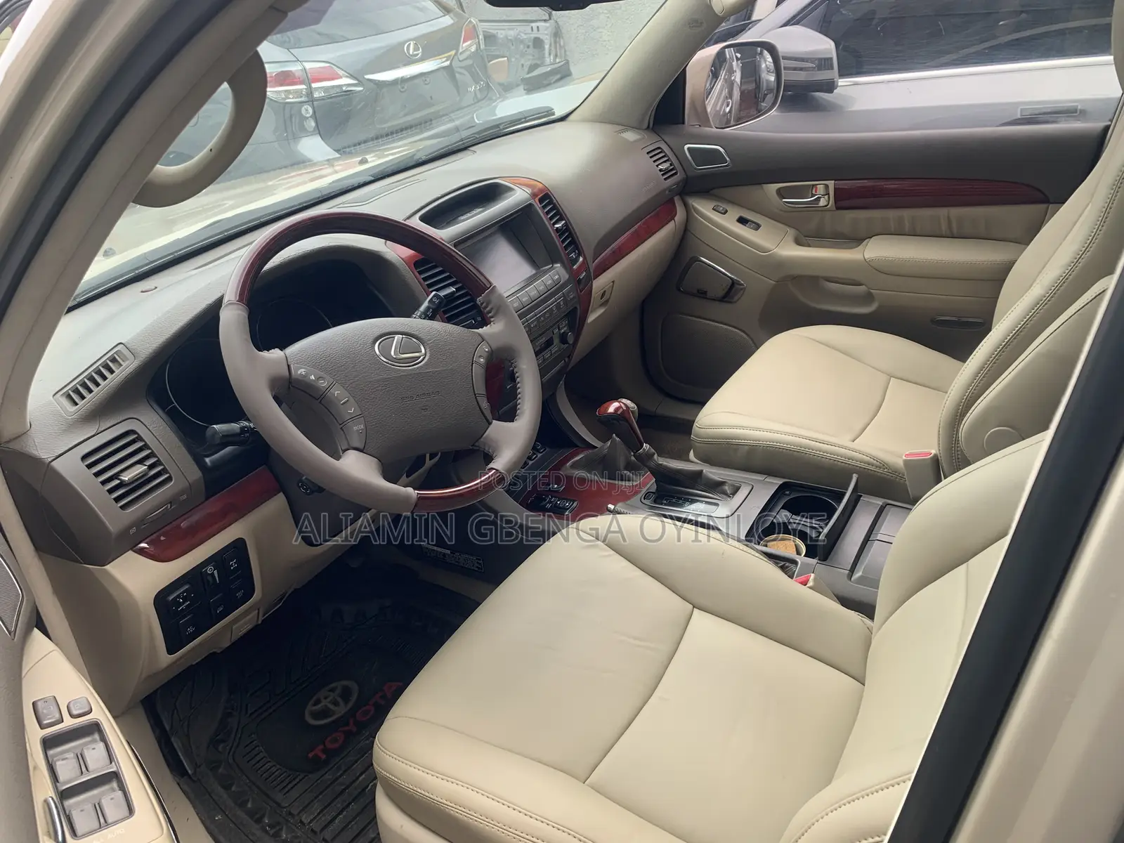 Lexus GX 470 2009 Gold