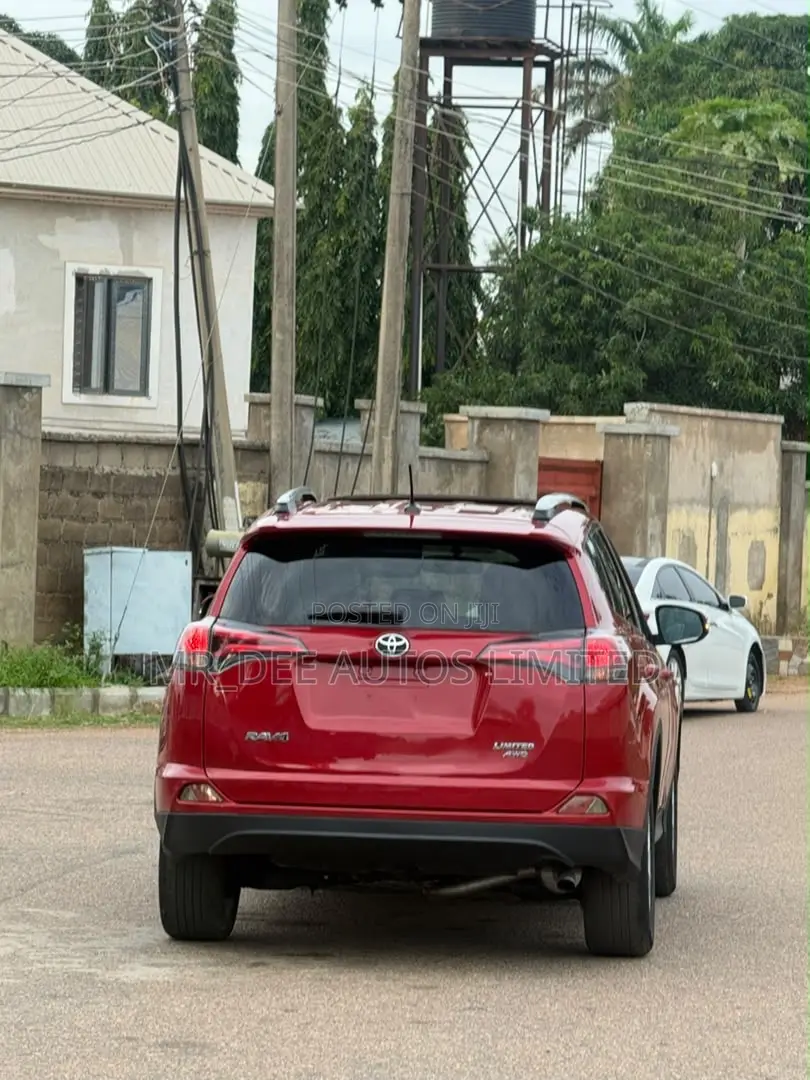 Toyota RAV4 2014 Red
