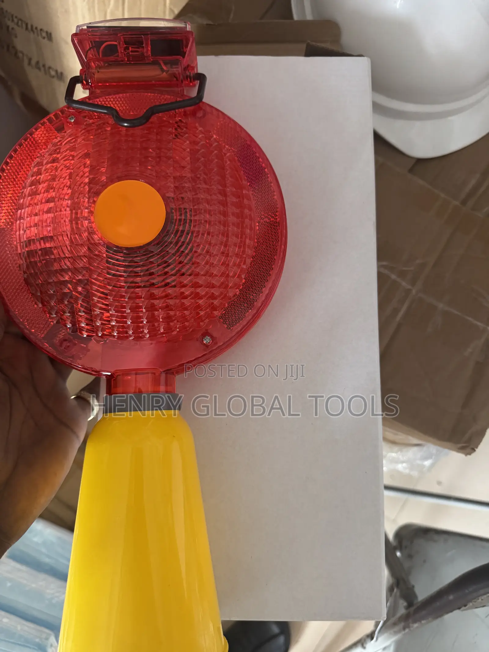Solar LED Warning Light (Portable Traffic Safety Beacon)