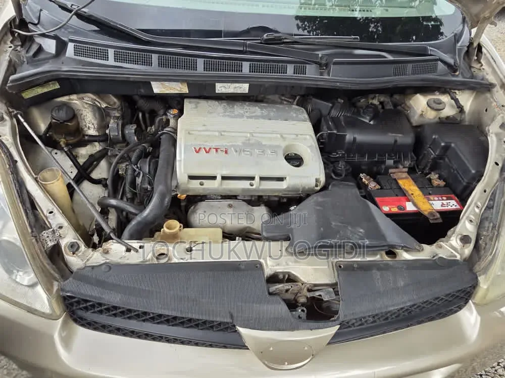 Toyota Sienna 2005 Gold