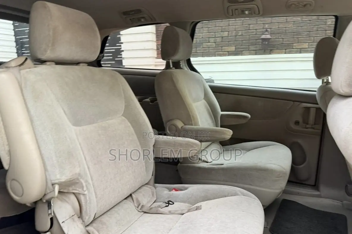 Toyota Sienna 2003 Red
