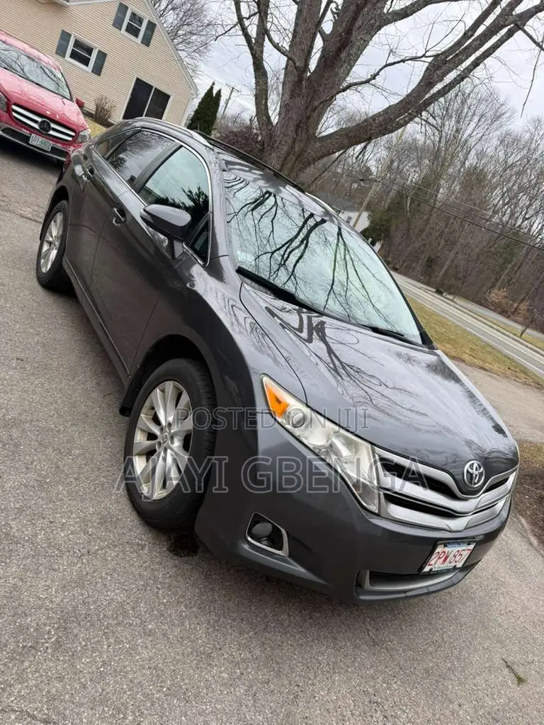 Toyota Venza LE 4dr Wagon (2.7L 4cyl 6A) 2014 Gray