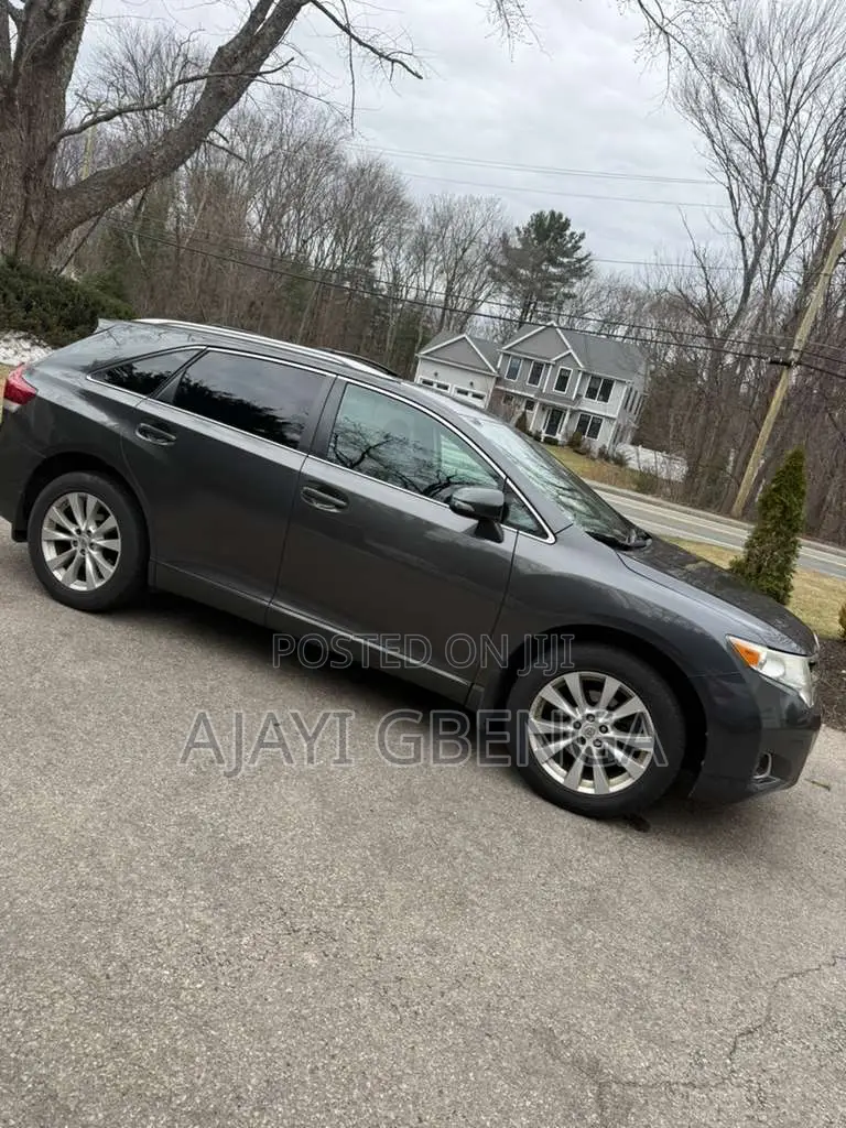Toyota Venza LE 4dr Wagon (2.7L 4cyl 6A) 2014 Gray