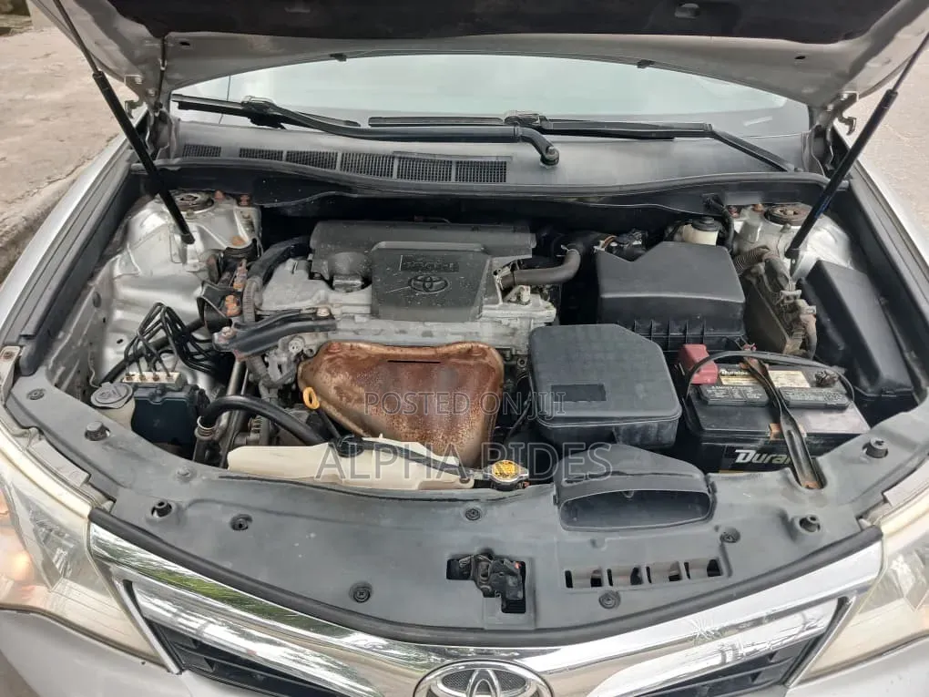 Toyota Camry LE 4dr Sedan (2.5L 4cyl 6A) 2013 Silver