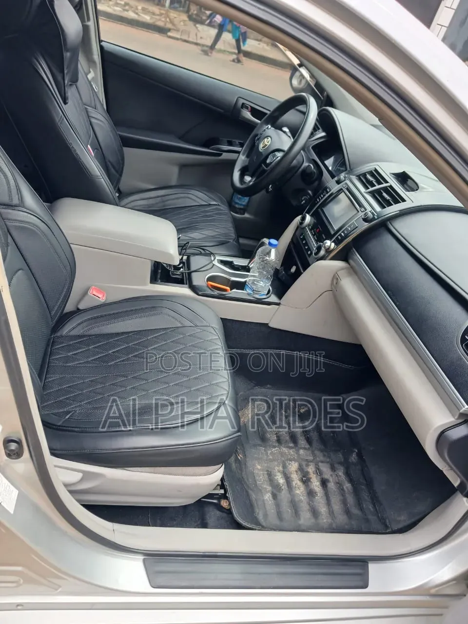 Toyota Camry LE 4dr Sedan (2.5L 4cyl 6A) 2013 Silver