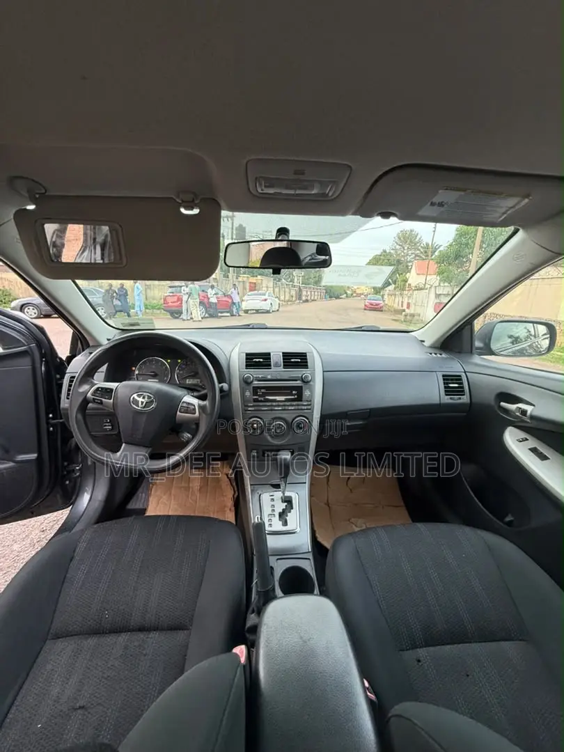 Toyota Corolla 2012 Gray