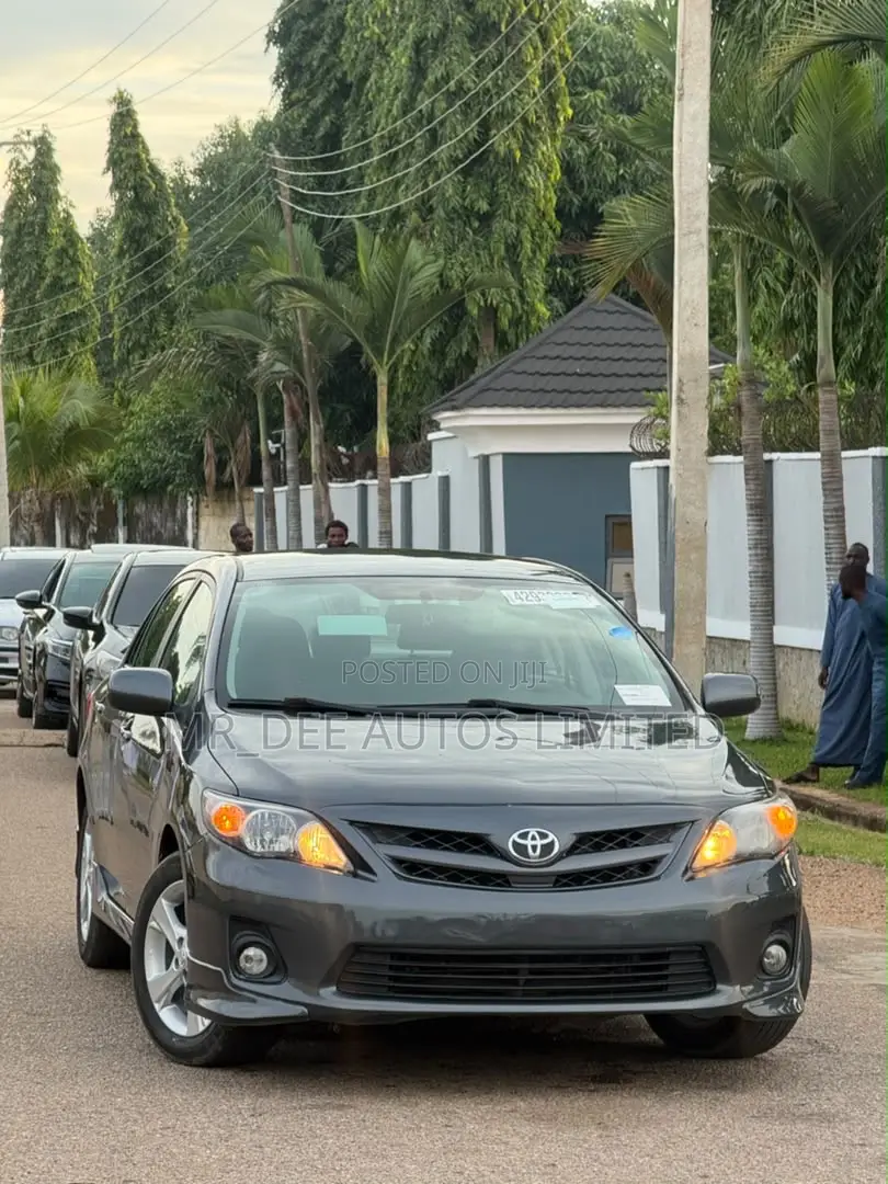 Toyota Corolla 2012 Gray