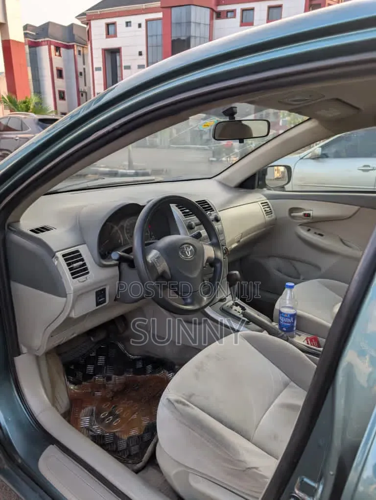 Toyota Corolla L 4dr Sedan (1.8L 4cyl 5M) 2012 Green