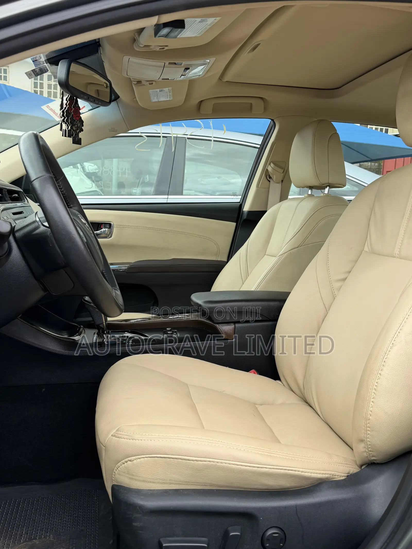 Toyota Avalon XLE Touring Sedan FWD (3.5L 6cyl 6A) 2013 Green