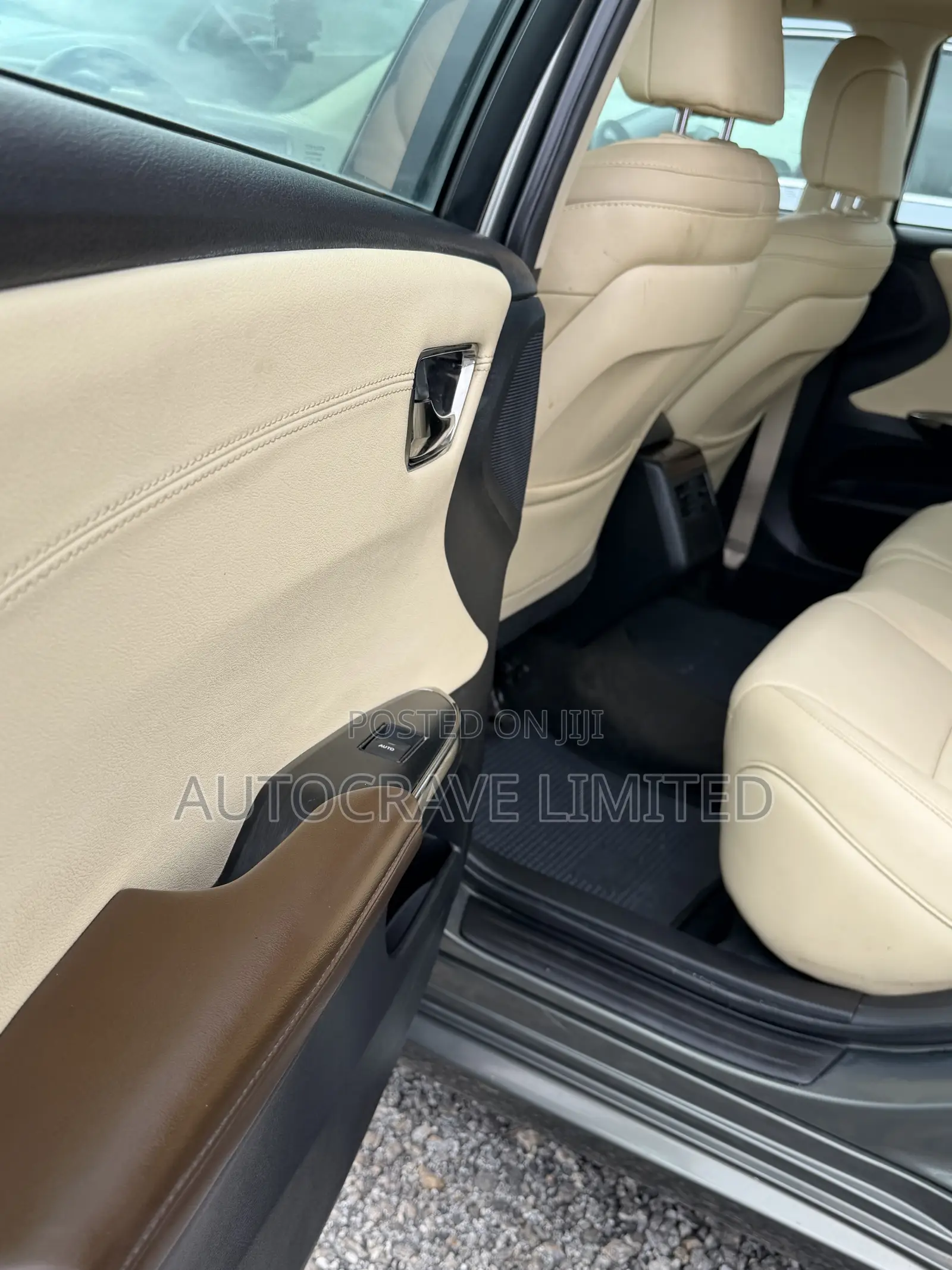 Toyota Avalon XLE Touring Sedan FWD (3.5L 6cyl 6A) 2013 Green