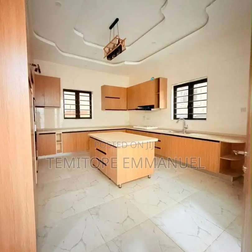 Furnished 5bdrm Duplex in GRA Phase 2 Shangisha for sale