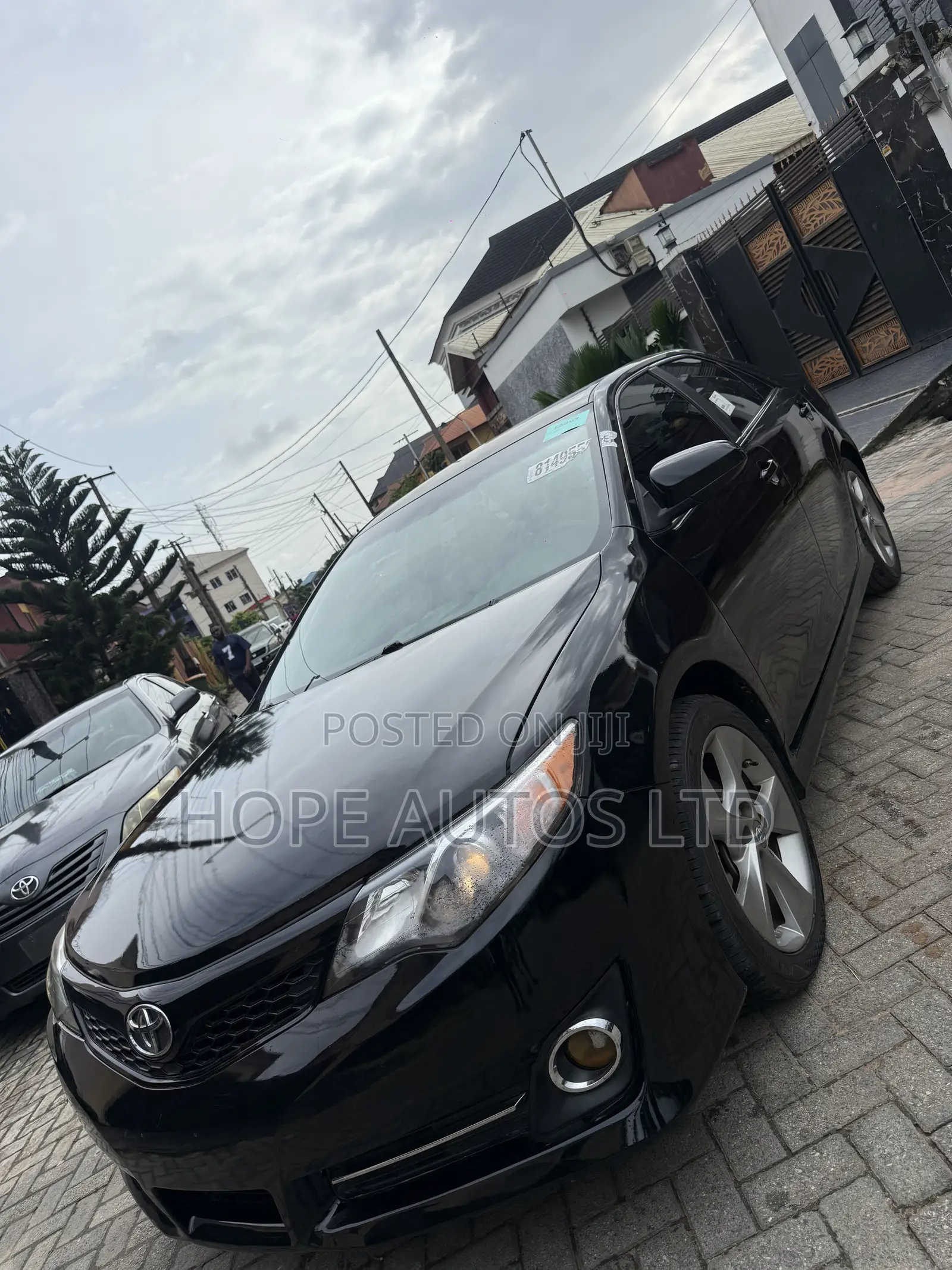 Toyota Camry SE V6 4dr Sedan (3.5L 6cyl 6A) 2013 Black