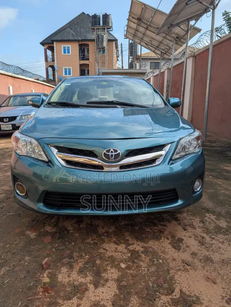 Toyota Corolla L 4dr Sedan (1.8L 4cyl 5M) 2012 Green