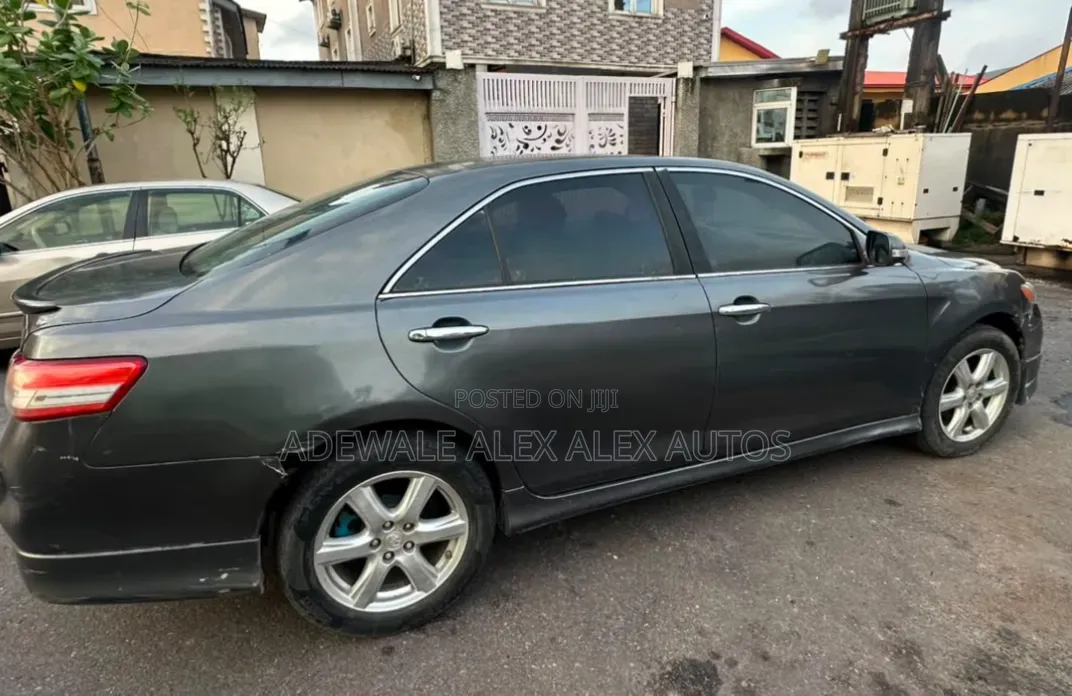 Toyota Camry 2007 Gray