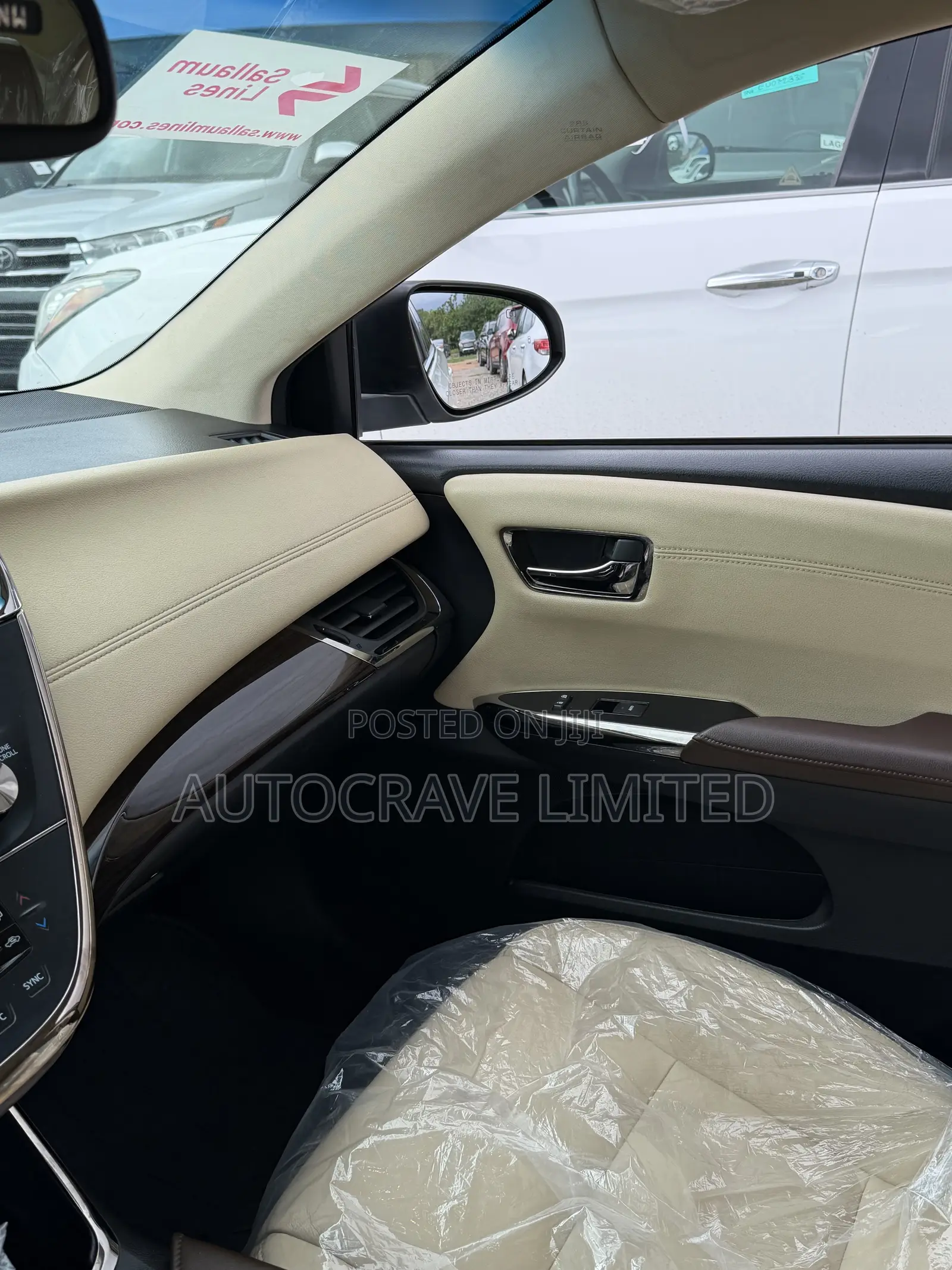 Toyota Avalon XLE Touring Sedan FWD (3.5L 6cyl 6A) 2013 White