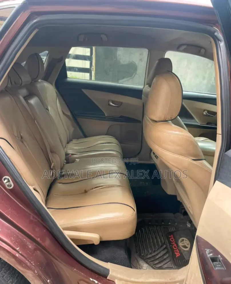 Toyota Venza 2010 Brown