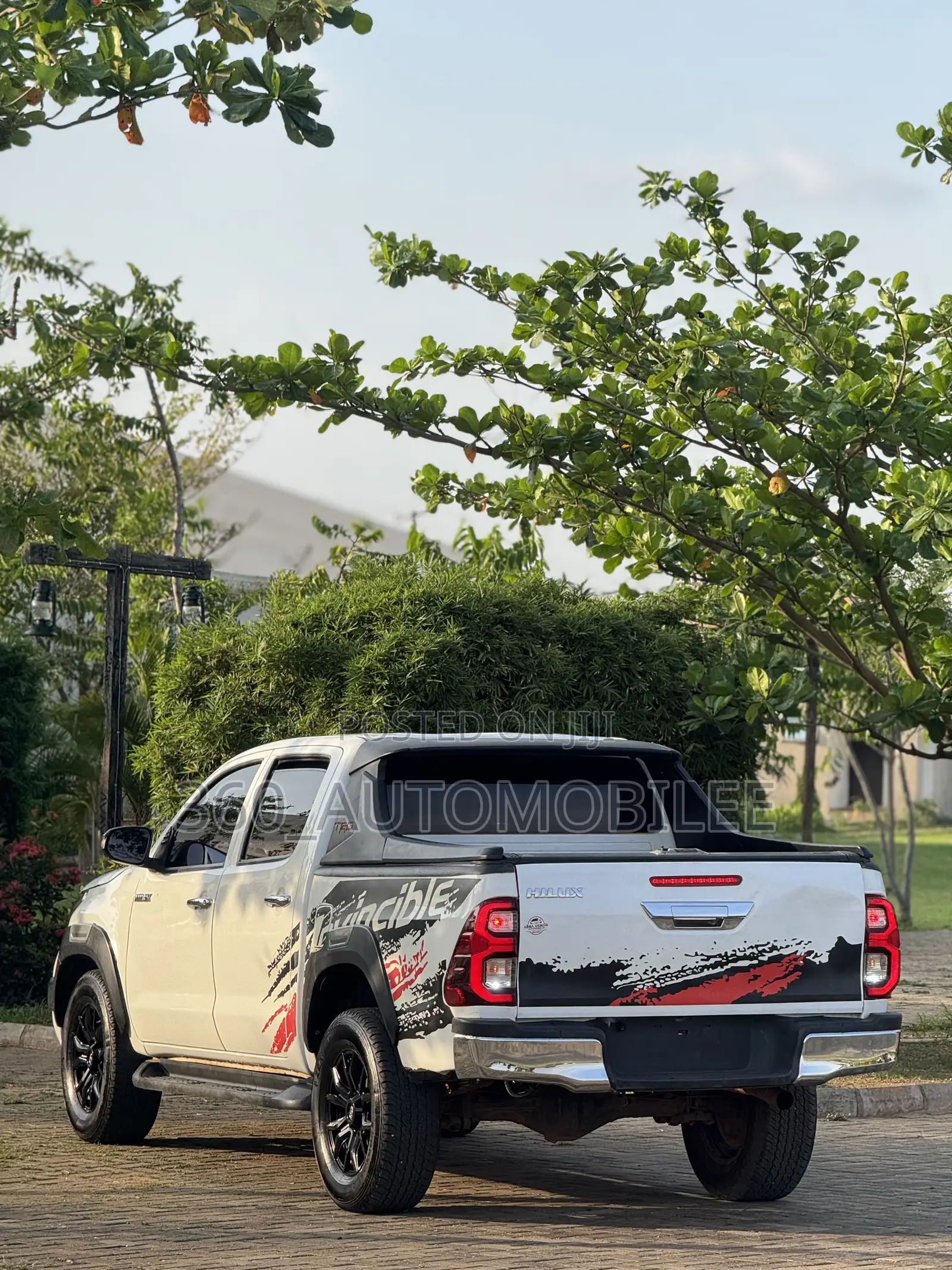 Toyota Hilux 2015 White