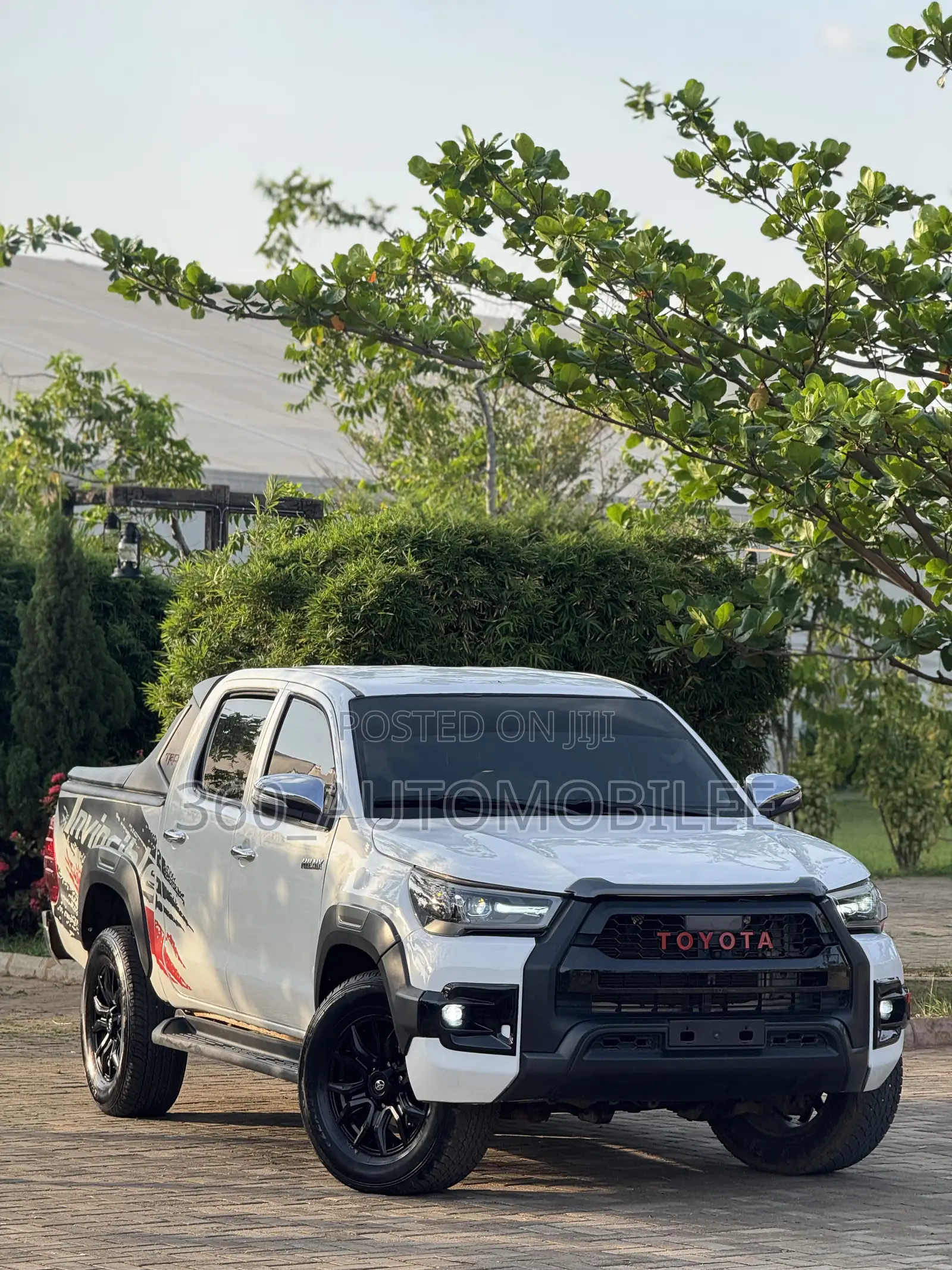 Toyota Hilux 2015 White