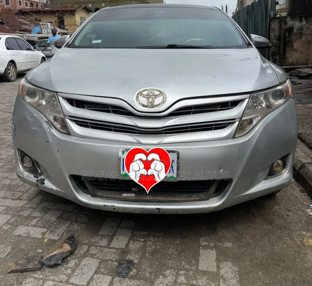 Toyota Venza 2010 Silver