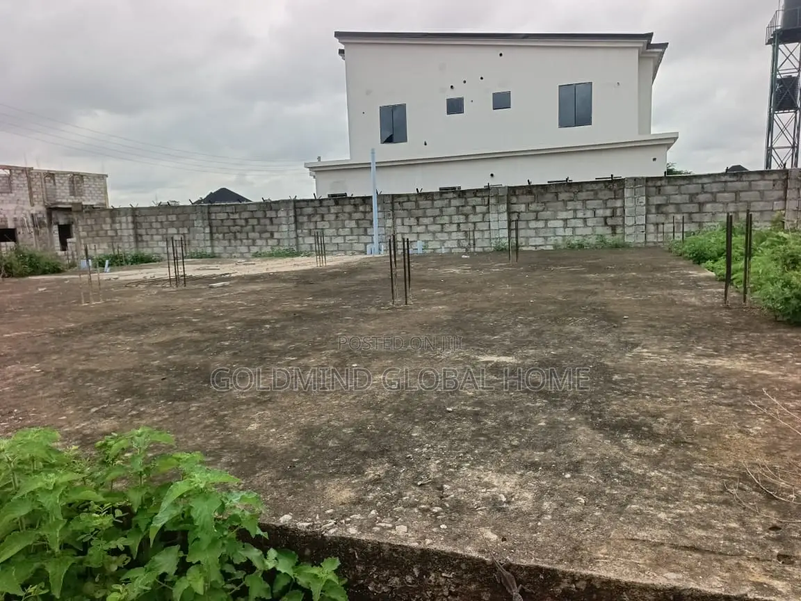 5bdrm Duplex in Lugbe District., FHA for sale