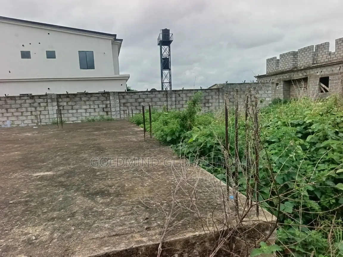 5bdrm Duplex in Lugbe District., FHA for sale