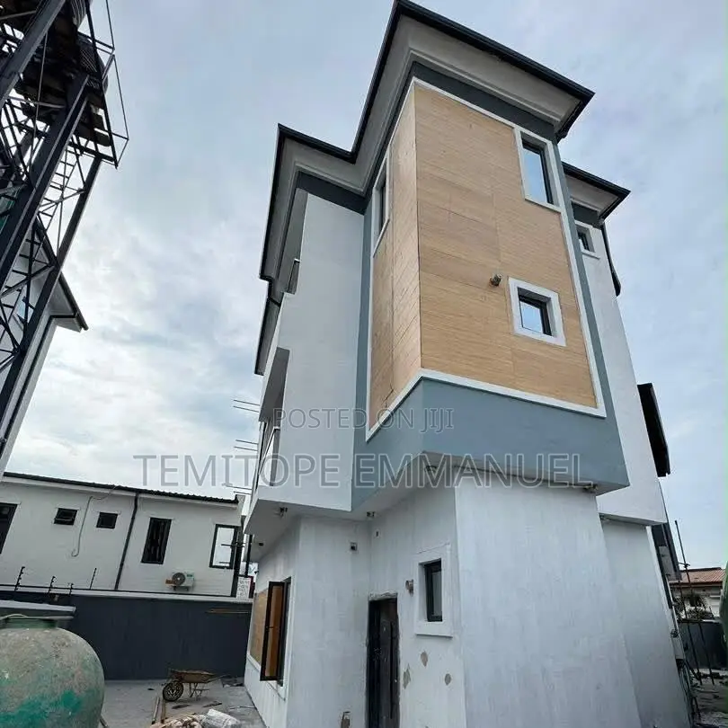 Furnished 4bdrm Duplex in Gbagada for sale