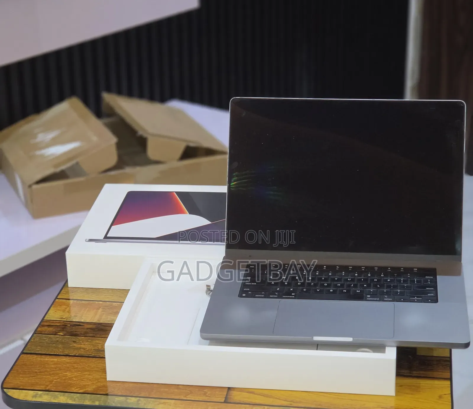 Laptop Apple MacBook Pro 2021 M1 16GB Apple M1 Pro SSD 1T