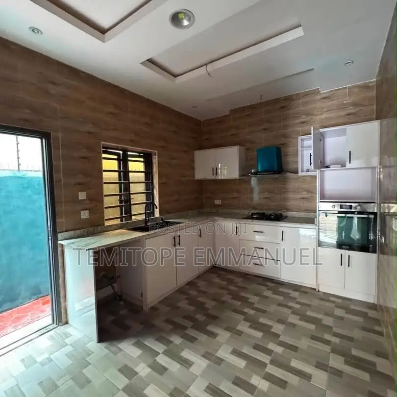 Furnished 4bdrm Duplex in Berger for sale