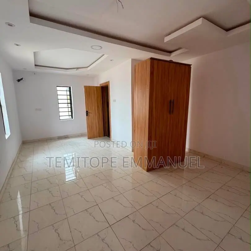 Furnished 4bdrm Duplex in Berger for sale