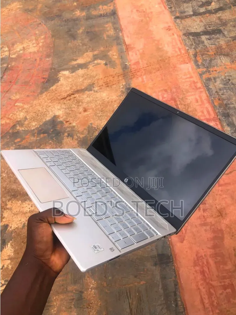 Laptop HP Pavilion 15-cs3063cl 16GB Intel Core i7 HDD+SSD 512GB
