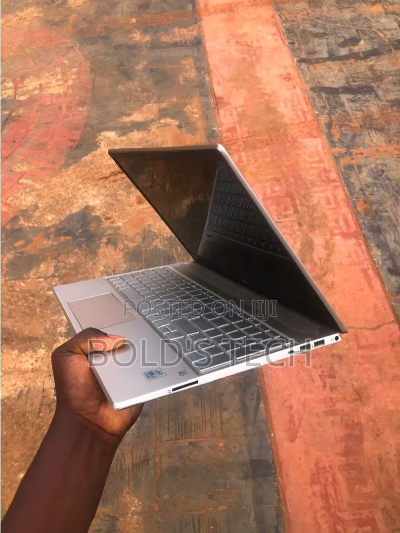 Laptop HP Pavilion 15-cs3063cl 16GB Intel Core i7 HDD+SSD 512GB