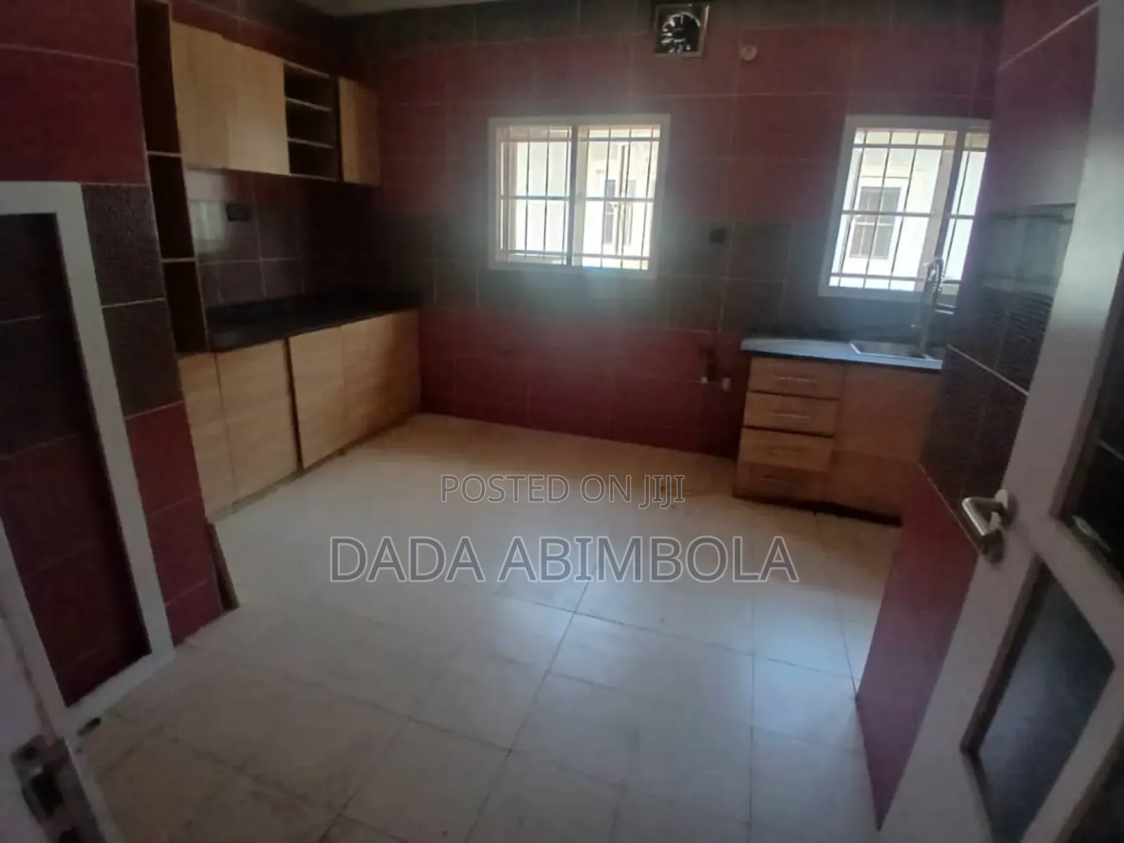 3bdrm Apartment in Lekki Phase 1 for rent