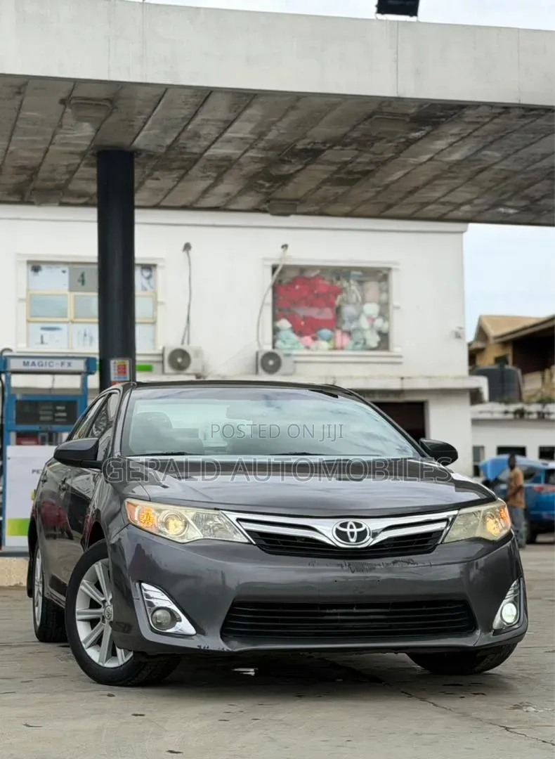 Toyota Camry 2013 Gray