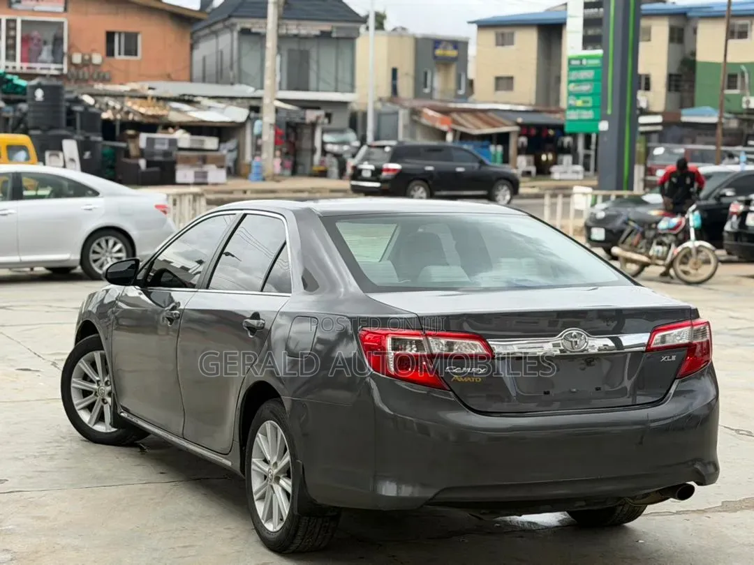 Toyota Camry 2013 Gray